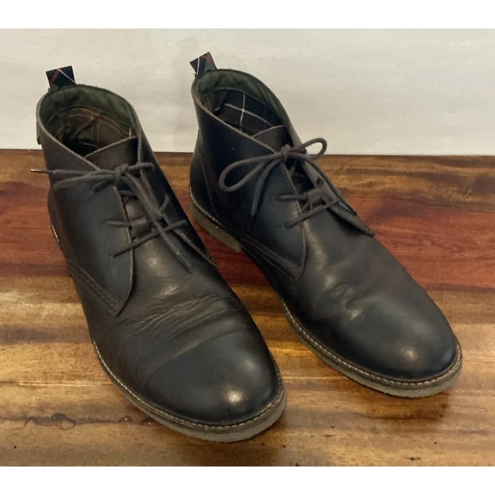 Barbour Readhead Chukka Boots – Chocolate Brown Leather – Plaid Lining – Men's 8
